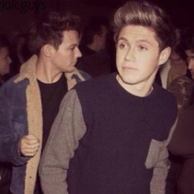 follow my other account zouis_baked