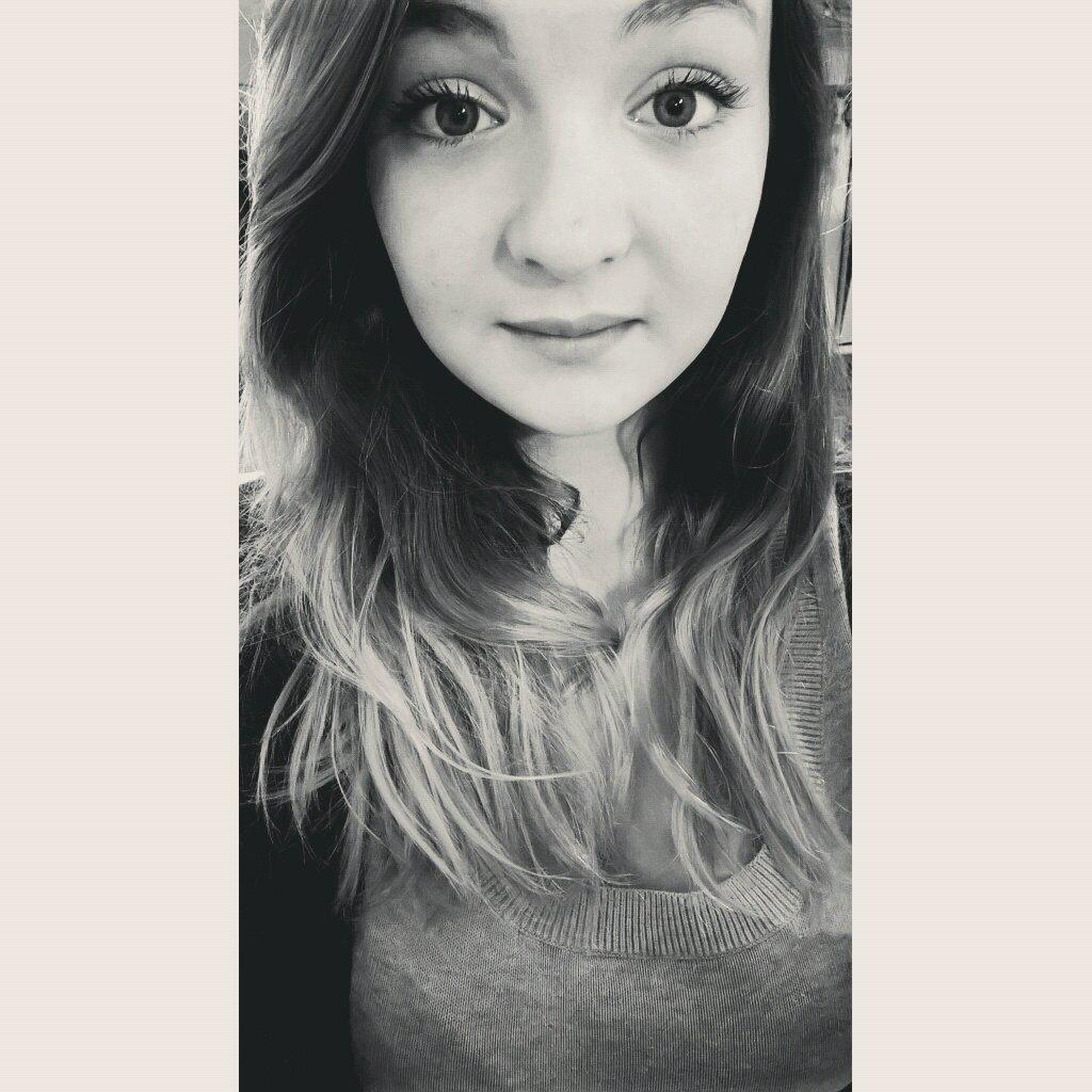 LouiseHrvth's profile picture. Louise, 14 ans. SALSA ✨