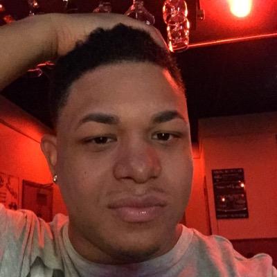 1/2 of the #1 radio show on www.wugr.biz @Fly_n_Fabolous & personal assistant to @jayonnafabro to schedule interviews&bookings kingbee614.flynfab@gmail.com