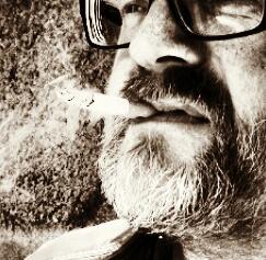 MinistryOfMorka's profile picture. Betrakter livet mens det seiler forbi. Polaroidfanatiker, hekta på teak og totalt antisportslig. Spiller gitar når jeg helst ikke vil.