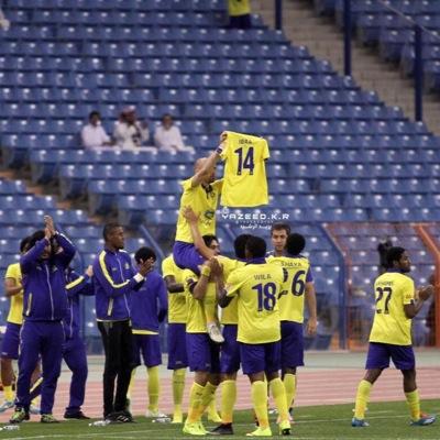 54DFF6EDبني : (الشمري) من طيب راسه وطيبه به ميزة ٍ عدّت حدود المروات لاثارت الفزعات .. لاتنتخي به لأنه يثور من الطنايادون فزعات