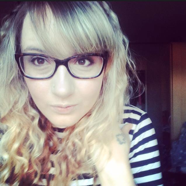 violet_paige's profile picture. The lovechild of Phoebe and Sheldon. Personal ramblings. All views are my own.