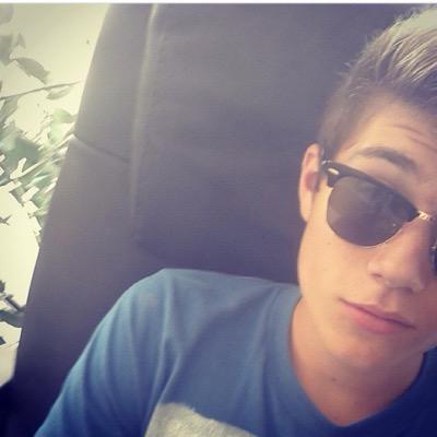 Le_Toine_Toine's profile picture. 