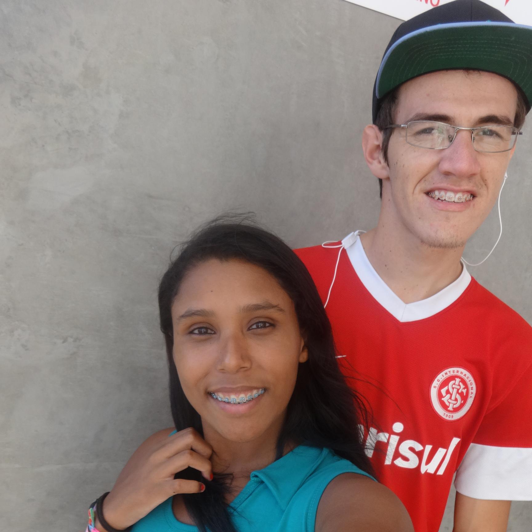 Não sou lindaa mt menos perfeita....mais procuro ser feliz e me valorizar como uma Mulher de Verdade..