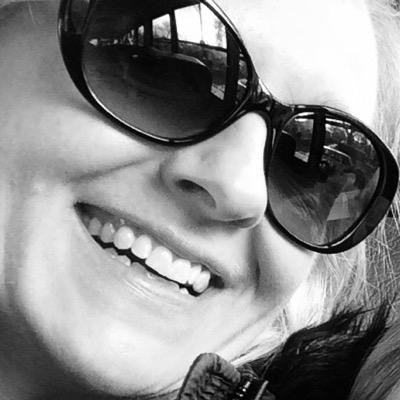 Pizzaioli wannabe, former euro tripster, beautiful food/cocktail enthusiast. And mommy. All twitters my own.