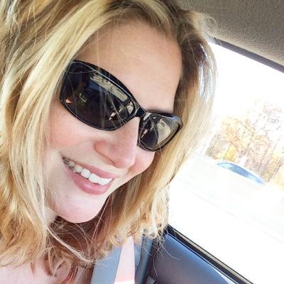 pit bull & snake mom, daughter, sister, coach, dream-chaser, athlete, writer, mentor, friend, cousin, niece, granddaughter... #spoonie #CFS #CFIDS #TOS