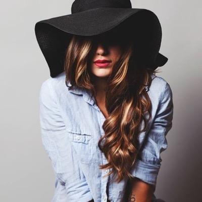 Sierra Jones • 25 years old • Owner of a coffee shop • In a realtionship with luke • Living in soho • I love to party