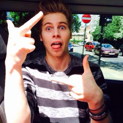 HI!!! Luke girl af • i mostly fb • 0/4:(