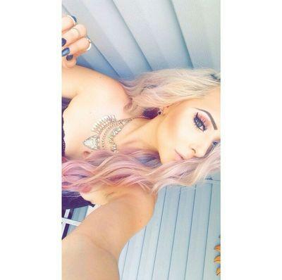Single • FL • Bisexual • Waiting for my Prince • Call Me Emmy Like the Award I am •