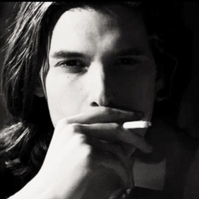 siriuswrld's profile picture. 17. El único Black en Gryffindor. Merodeador. #potterworld {McKinnon}
