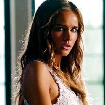 TeenstarkArya's profile picture. Teenaged Girl who had a troubling childhood. My father was beheaded by a selfish king. (RP, MV, #OUAT, #GoT) |Semi-Literate|