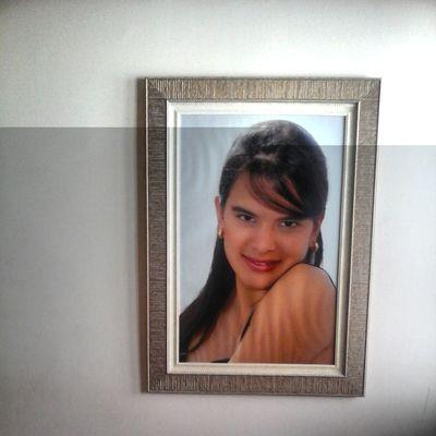 tente ver o cara que você nunca esqueceu beijando outra garota no elevador,depois fica esperando enquanto ele leva o dia todo pra decidir se ele te quer de volt