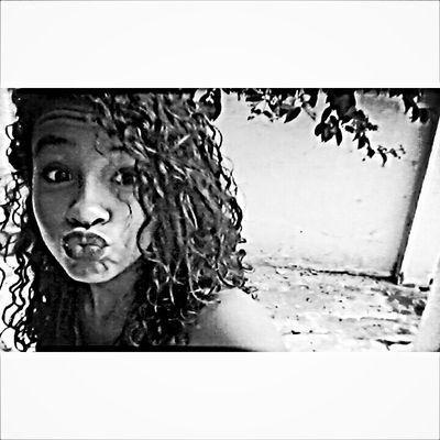 Instagram: le_lira.t Sou legal mas as vezes dou ataque de Demi Lovato porém me sigam!