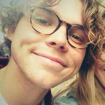 5SSOSAF's profile picture. free follow from @irwinsmyfav RT THIS LINK