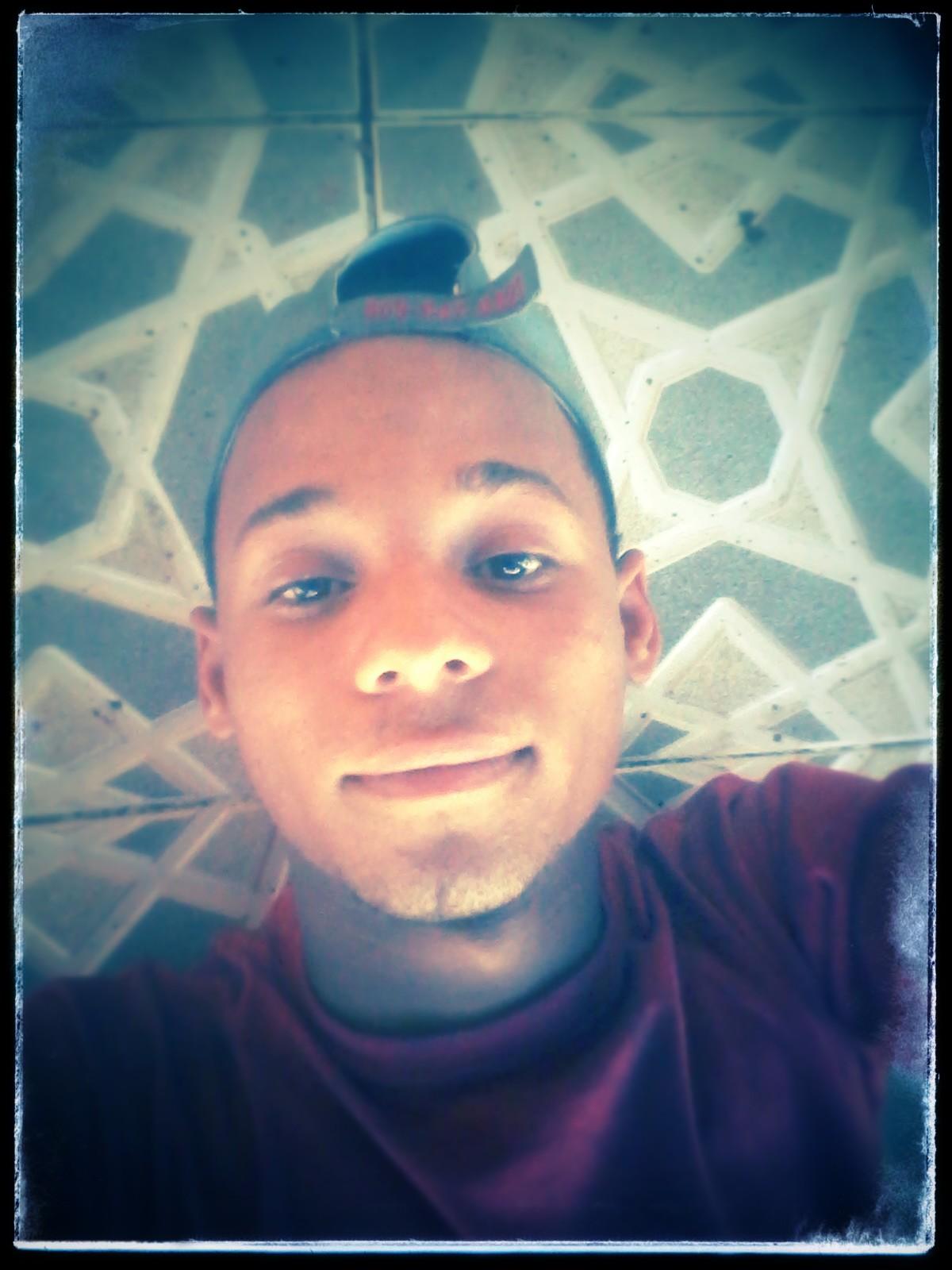 Ama A Quie Te Ama, No a Quien Te ILuciona** Sigueme Y te SigO**