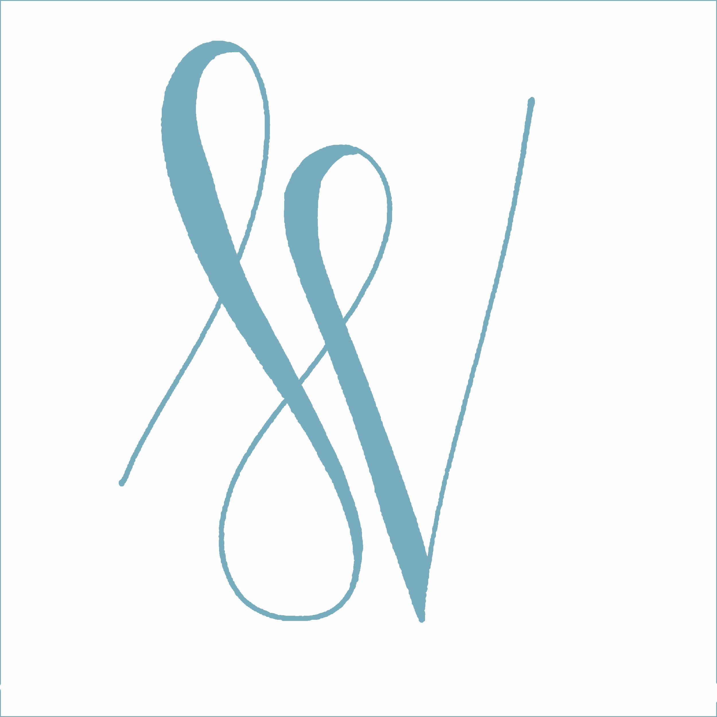 We specialize in the rental of vintage pieces for weddings and events in the SE USA, from Macon, Georgia.