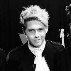 follow @ionlyspeakniall bcause she lubs ju as much as ur fav does ¡ RT LINK IN BIO PLEASE