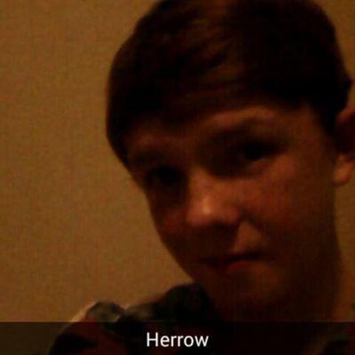 Add my Xbox GT - zRisqaa Need a clan, Trickshotter/Sniper I follow back