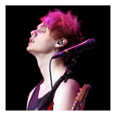 hey you won a free follow, in return pls rt/fav the tweets below bc we are losing and we want 5sos to win fna at kca 2015!! :)