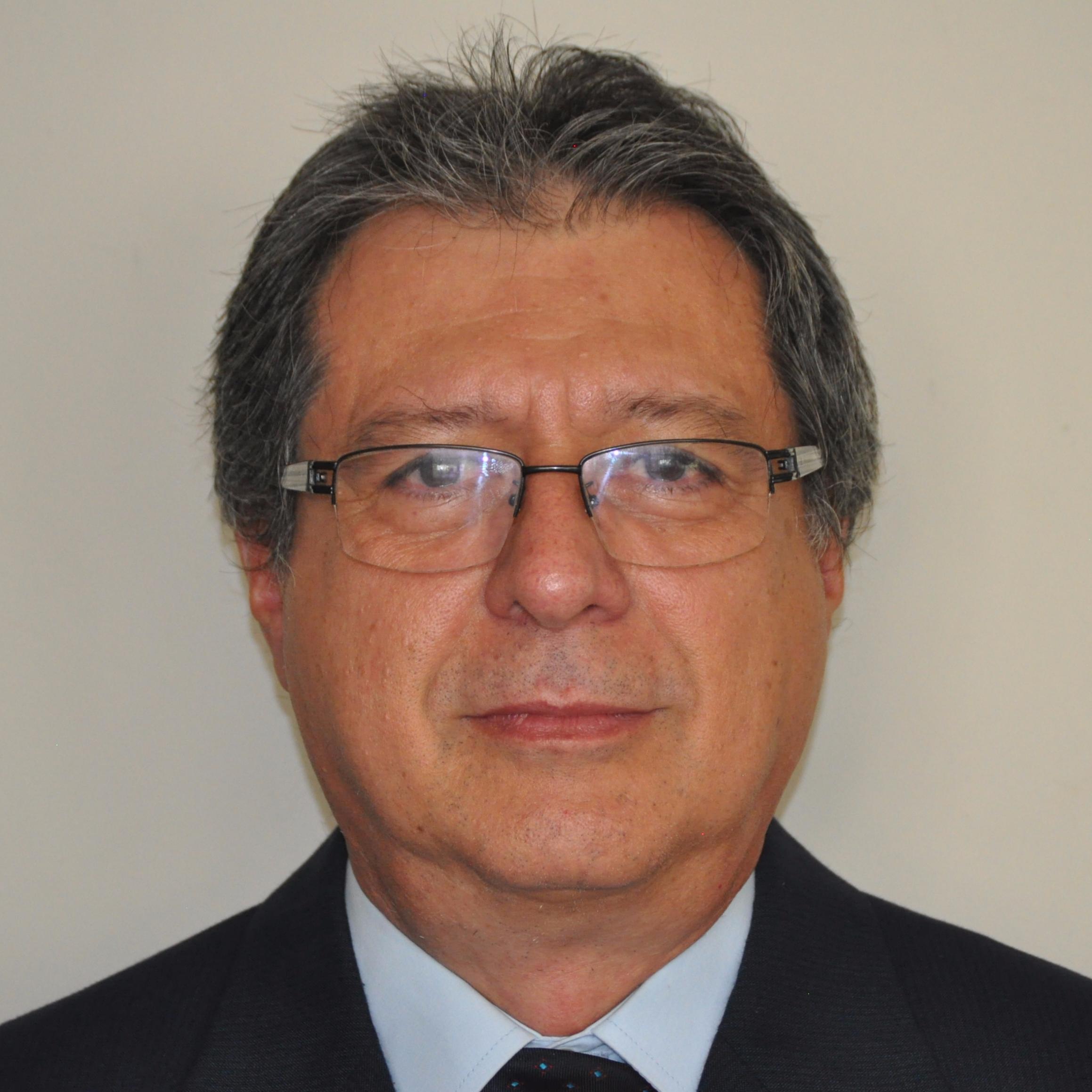 Padre, abuelo y medico.