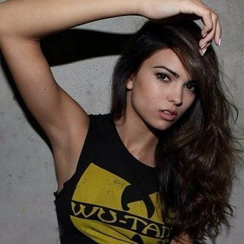 @FantabulousChaz's younger sister. Very outgoing and spontaneous. Aspiring to be a wrestling manager. The apple doesn't fall far from the tree (RP character)