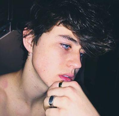 snapchat: hellen.leeh   cameron, nash, Matthew, Crawford, jai and justin i love you guys