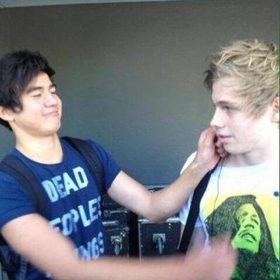 - voting account - I FOLLOWBACK :-) -