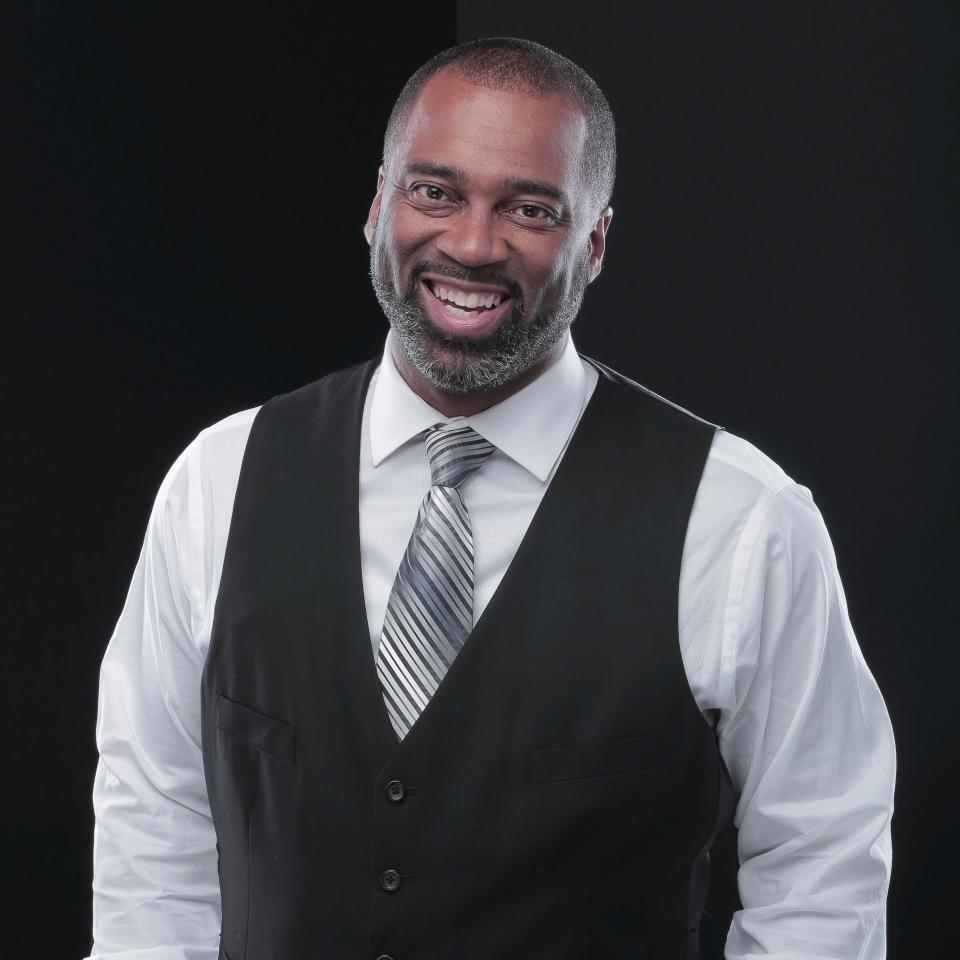 LaRick Calhoun, TheRealBizCoach CEO/Founder of 2Excel Group