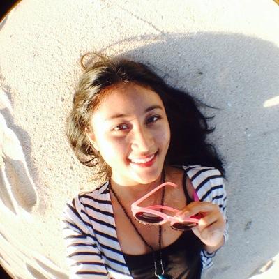 Live, Love, Laugh ♥
