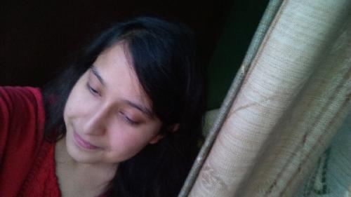 Sweet, simple and misterious.! That is what i am..i love my life..:)