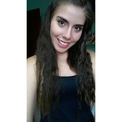 chica pensativa, que trata de dar lo mejor de ella ❤