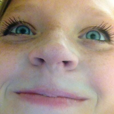 leaflaughlove's profile picture. 