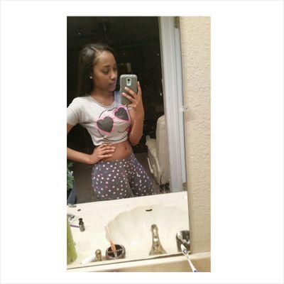 eeea47af9b89432's profile picture. lahguttah