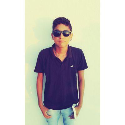 no soy nuevo en twitter no te prometo seguidores pero sigueme & te sigo :')