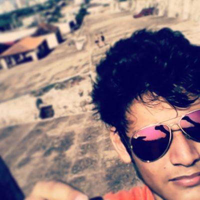 lovoghost's profile picture. 