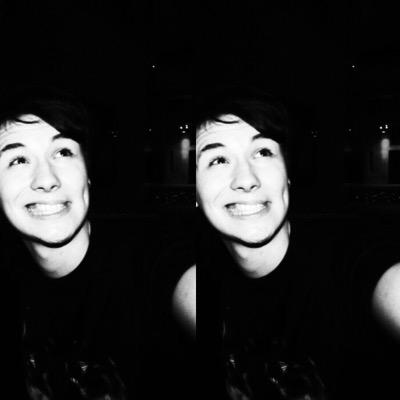 AlbinoRatMoran's profile picture. @WeenieHutHowelI