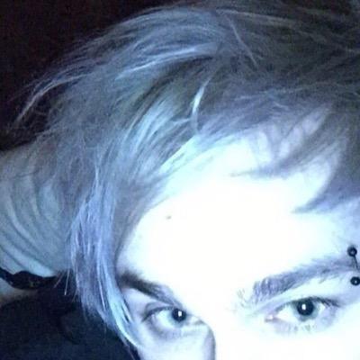 go follow @horcruxmgc bc she gave you a free follow