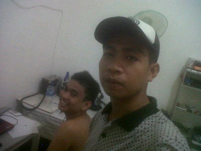 farah010102's profile picture. 