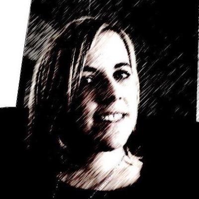 Mama, Primarlehrerin, IT-Verantwortliche, Medienpädagogin, Kaltenkaffeetrinkerin, Vielleserin, Digitalmedieninteressierte, Joggerin, Häklerin, Yoga-in