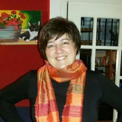 mamma di Alice e Francesca, moglie di Gianfranco, maestra di Giulia, Caterina, Francesco, Alessandro.. (sono 26 !!)  impegnata attivamente nel sindacato