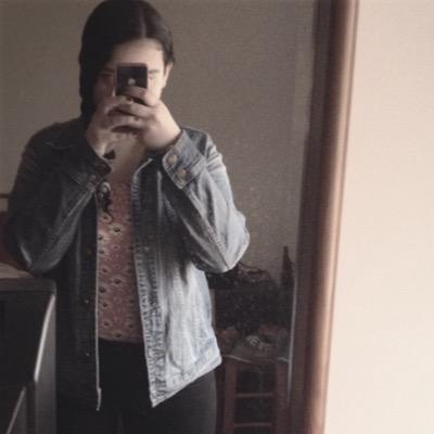 FOLLOW @YeahAniall and ask her for follows.