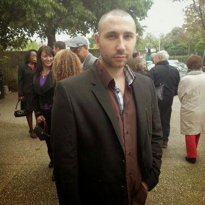 hellizgood's profile picture. 