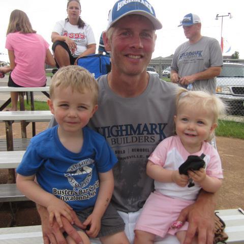 hoff_10's profile picture. Husband, Father of 4, Cementhead