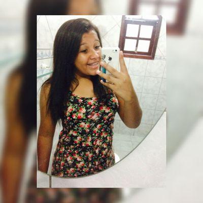 Feliz ou não, e a lei da vida é seguir em frente com a cabeça erguida.