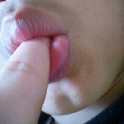 ‏‏‏‏سالب بشروطي ، عمري 16 وزني ٥٨ طولي ١٦٣ .. اهل الرياض بس . نظامي تحويل الراجحي .. موافق تعال كلمني لا يجي الا الفحلً الجاد