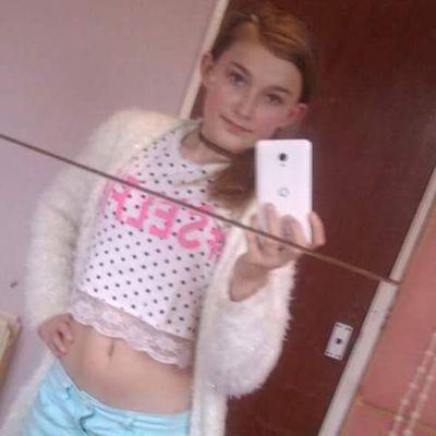 Heya x my mains are:
❤Trinity❤Eloise❤Abbie❤ and more x
I support Bristol Rovers ⚽⚽⚽