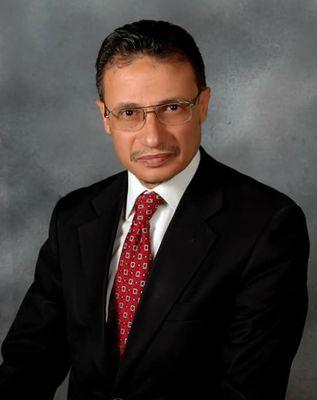 من مخبر الأعراب أني بعدهم جالست جالينوس والأسكندرا ودرست بطليموس دارس كتبه متبديا متعلما متحضرا..!