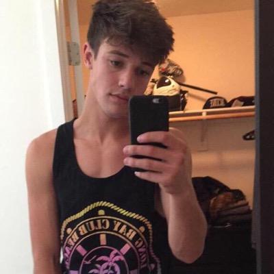 hi @WORKITCASH gave you a free follow could you go follow her:)