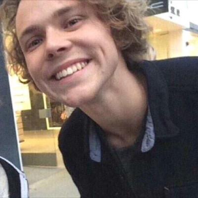 pictures of babyboy spreading all the love and sunlight ✩⃛( ͒ ु•·̫• ू ͒) @afidisney