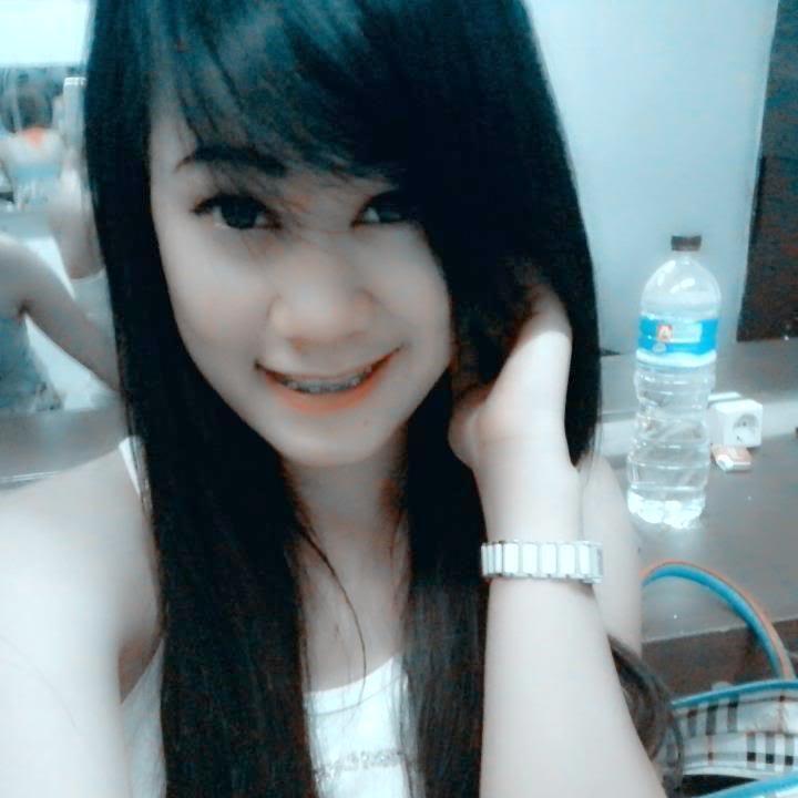 Model, mahasiswi, penyayang :D